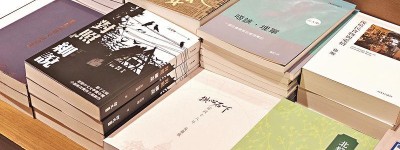 館藏須符香港利益 李：下架書可書店買 消息：審視無問題可再上架 書商促澄清買賣風險