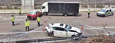 大老山公路的士輕撞私家車 有亮死火燈 兩司機停中線講數 貨車追撞1死1傷